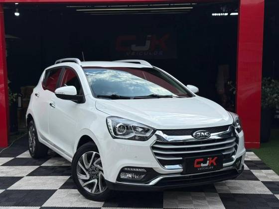 JAC T40 1.6 16V GASOLINA 4P CVT JAC T40 1.6 16V GASOLINA 4P CVT